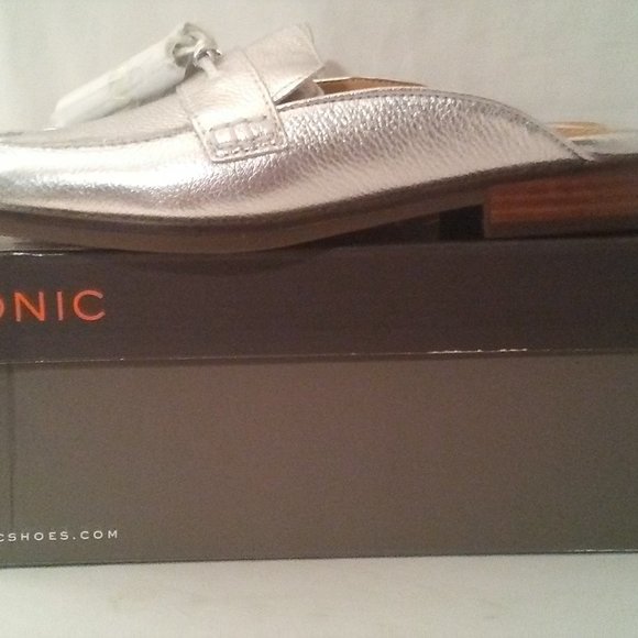 Vionic Silver Reagan Nubuck Mule - Size 6M Women's - Picture 1 of 3